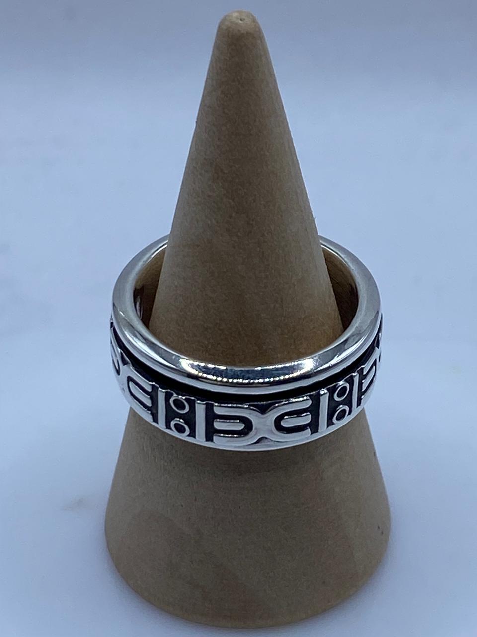 Anillo Giratorio de Plata 925 con Diseño Geométrico Tribal