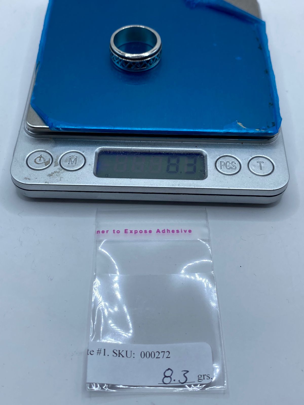 Anillo Giratorio de Plata 925 con Diseño Geométrico en Zigzag, peso en gramos (báscula)
