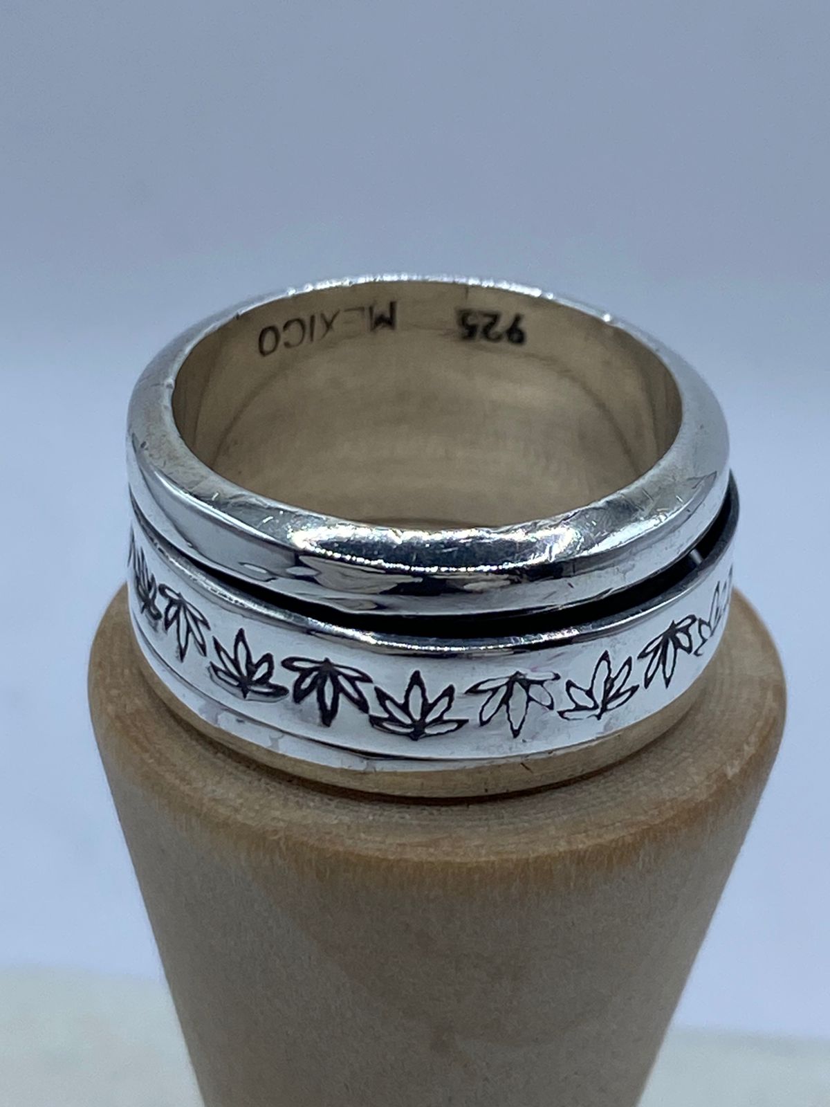 Anillo Giratorio de Plata 925 con Diseño de Hoja de Maple, sello de autenticidad Plata Ley .925