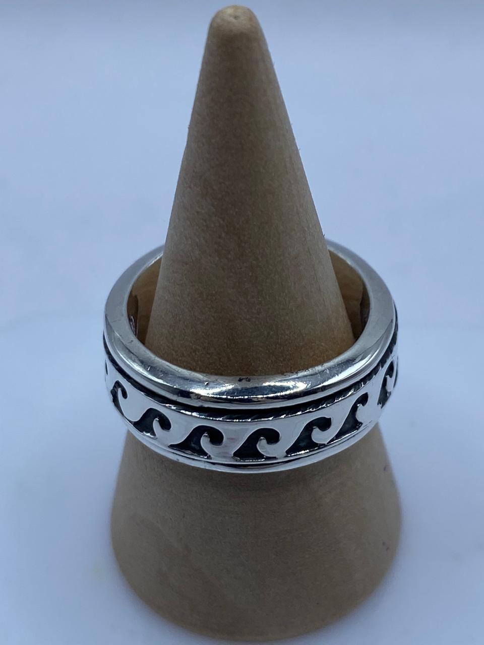 Anillo Giratorio de Plata 925 con Diseño de Olas