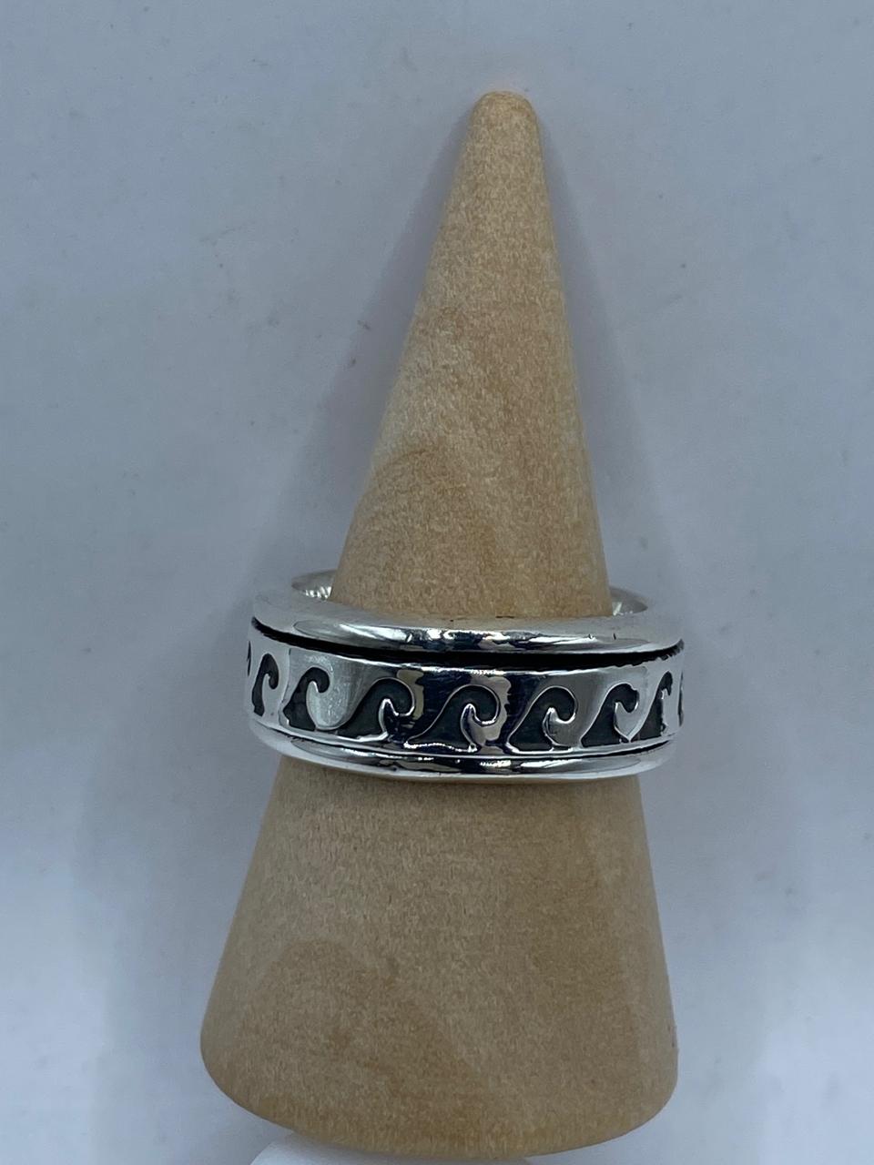 Anillo Giratorio de Plata 925 con Diseño de Olas
