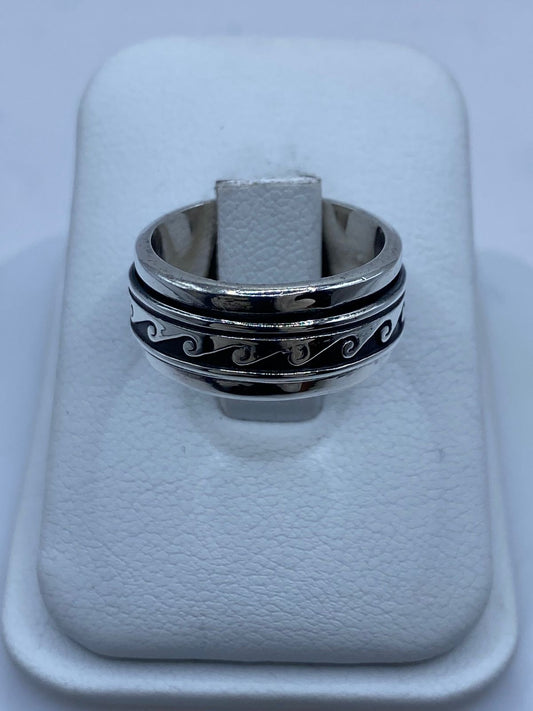 Anillo Giratorio de Plata 925 con Diseño de Olas — vista lateral
