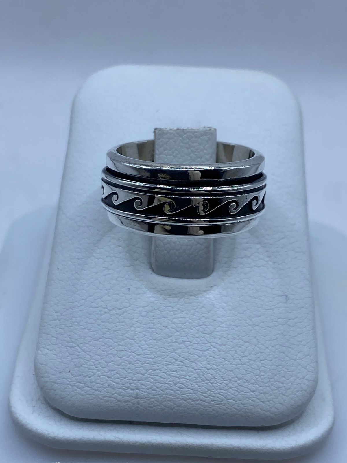 Anillo Giratorio de Plata 925 con Diseño de Olas, vista superior