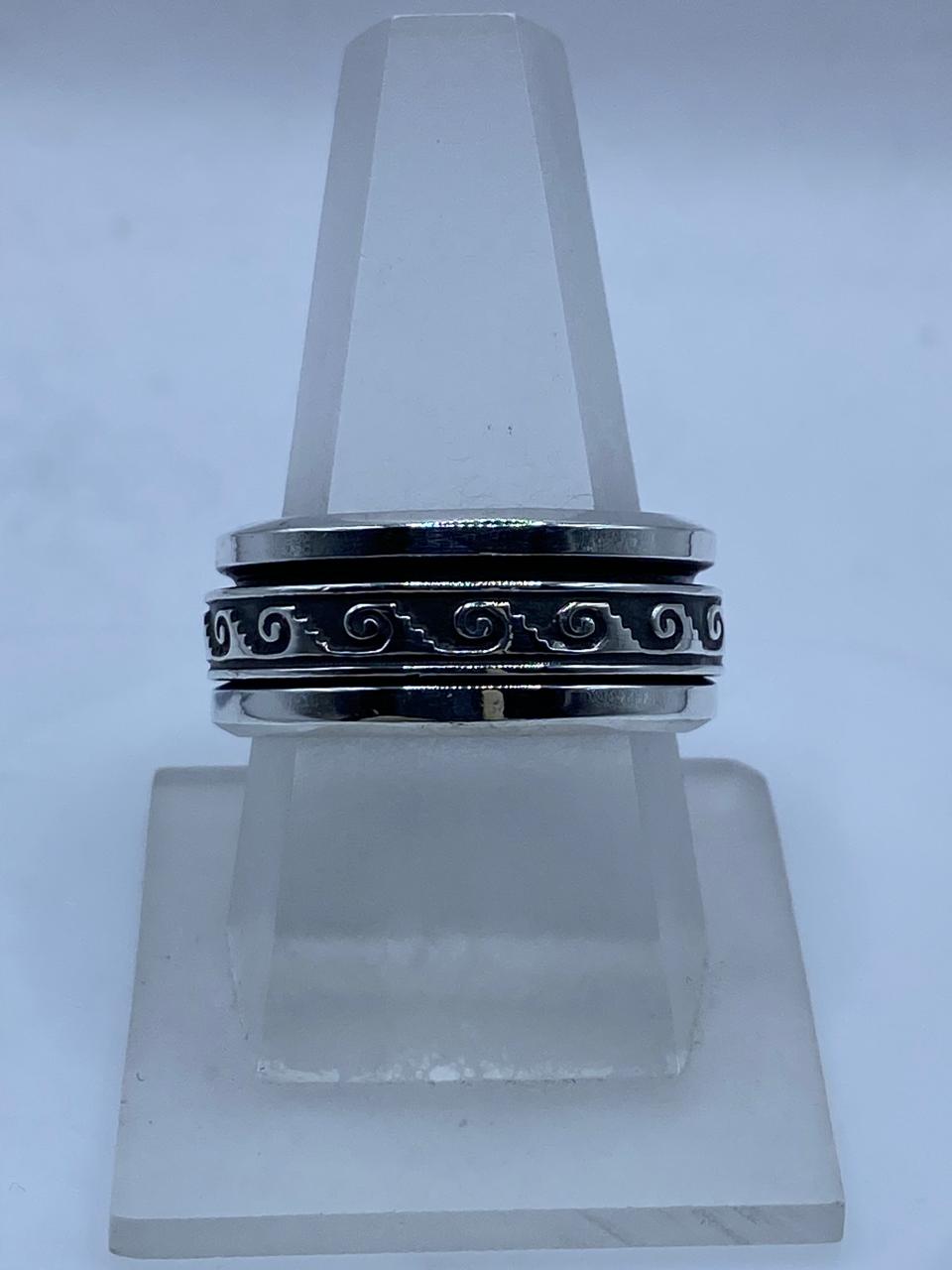 Anillo Giratorio de Plata 925 con Diseño de Olas