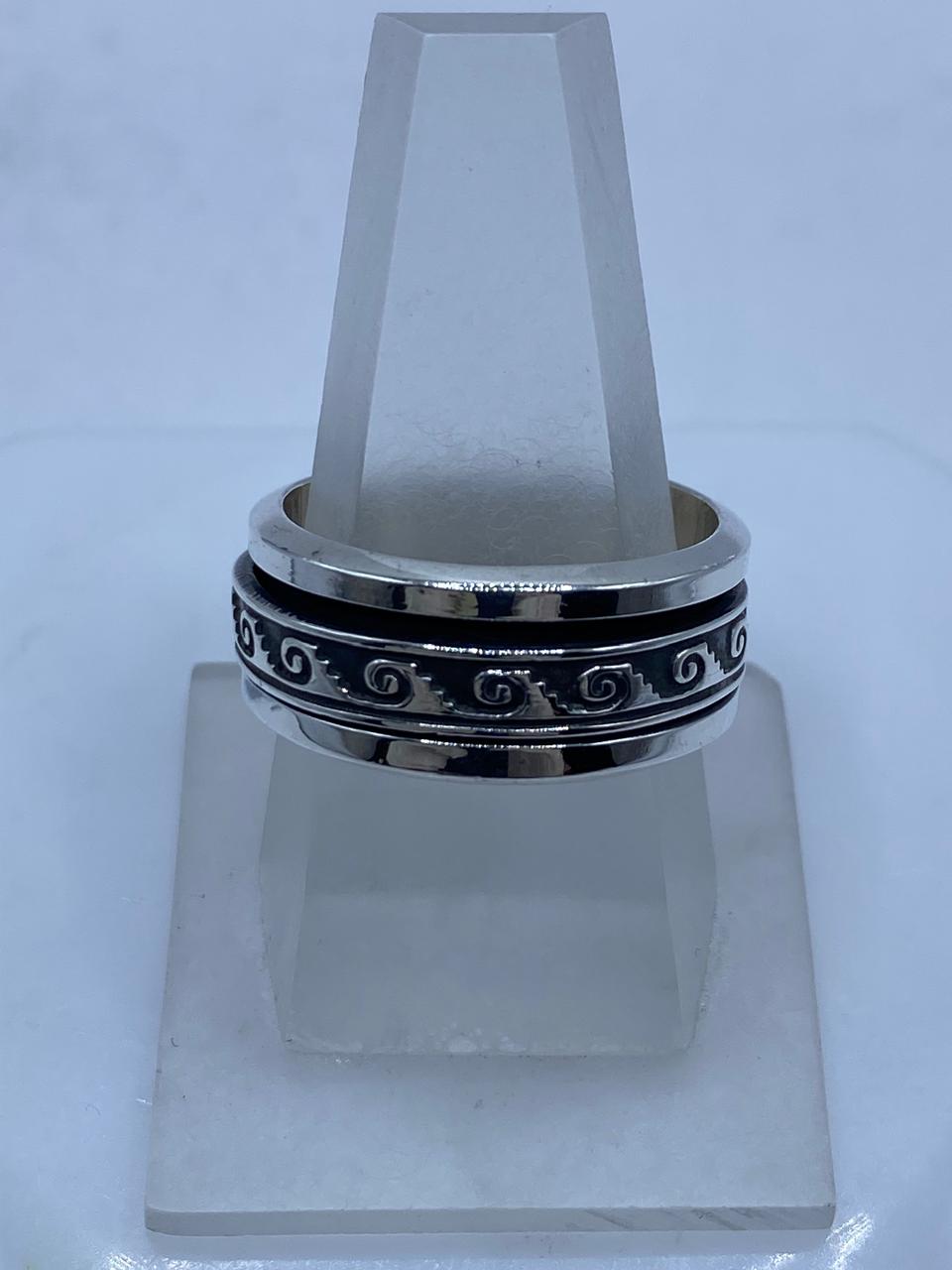 Anillo Giratorio de Plata 925 con Diseño de Olas, vista frontal