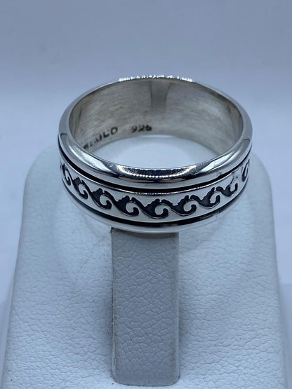 Anillo Giratorio de Plata 925 con Diseño de Olas Clásicas , vista lateral
