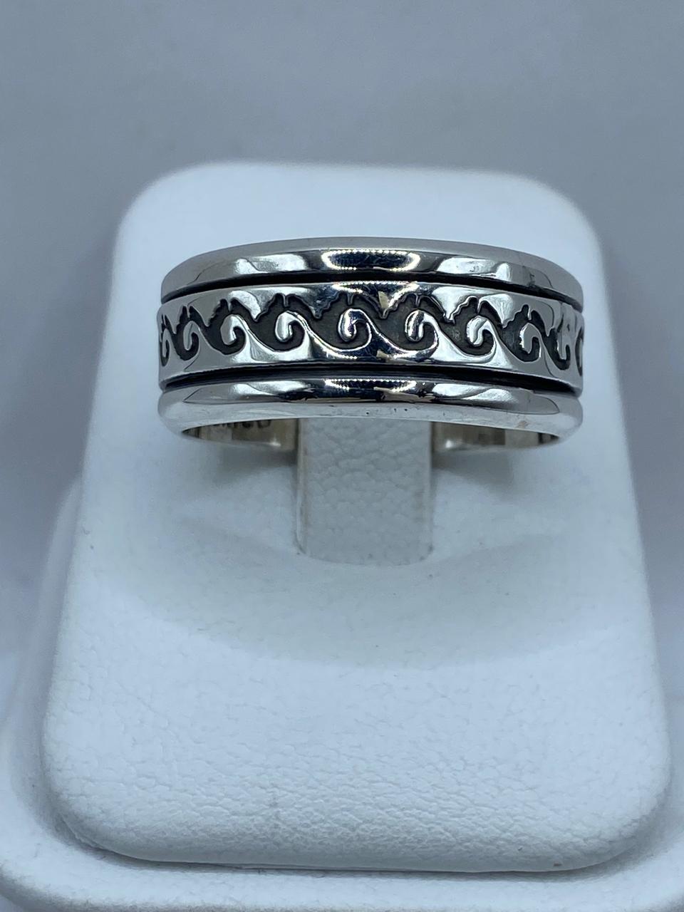 Anillo Giratorio de Plata 925 con Diseño de Olas Clásicas , vista frontal