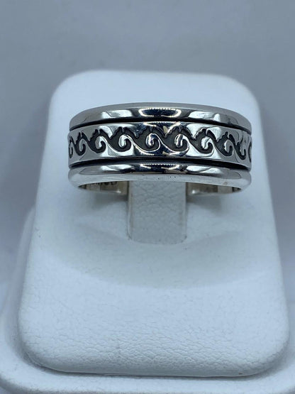 Anillo Giratorio de Plata 925 con Diseño de Olas Clásicas , vista frontal