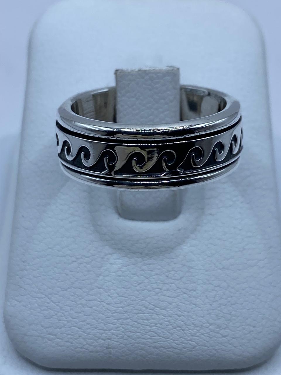 Anillo Giratorio de Plata 925 con Diseño de Olas Clásicas, vista frontal