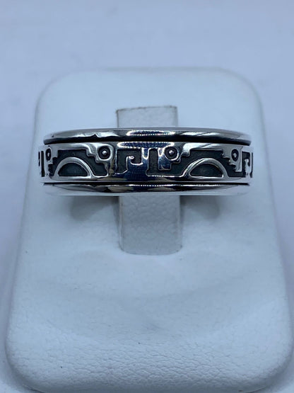 Anillo Giratorio de Plata .925 con Diseño Prehispánico — vista lateral