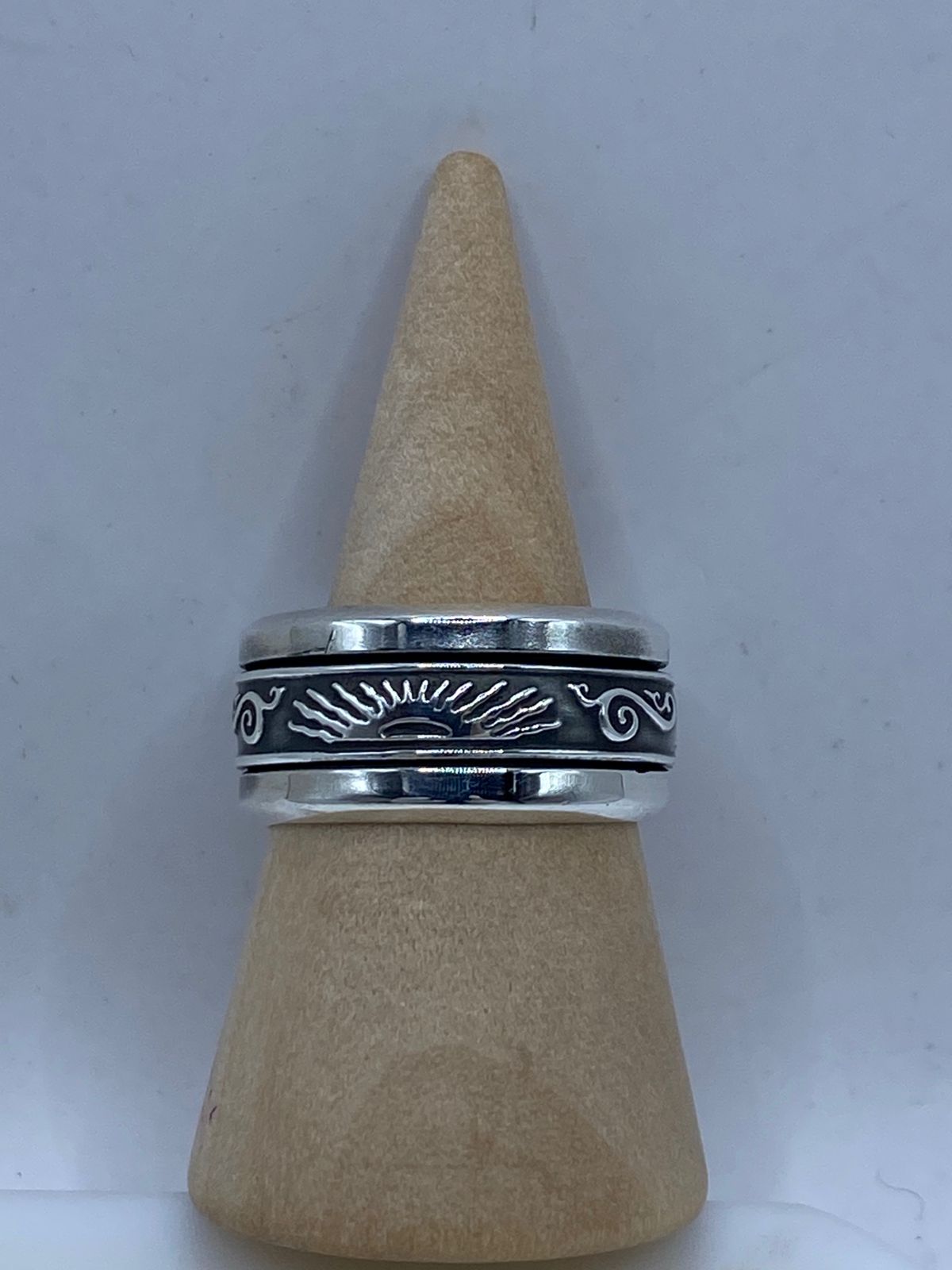 Anillo Giratorio de Plata 925 con Diseño Sol Naciente, vista frontal