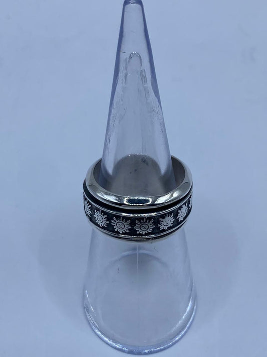 Anillo Giratorio de Plata 925 con Diseño de Soles — vista lateral