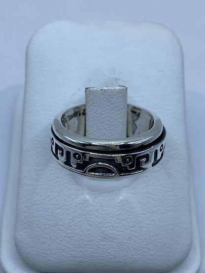 Anillo Giratorio de Plata .925 con Diseño Tribal, vista lateral