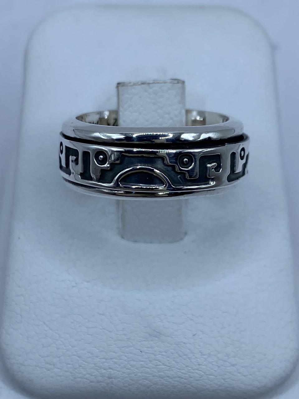 Anillo Giratorio de Plata .925 con Diseño Tribal — vista lateral