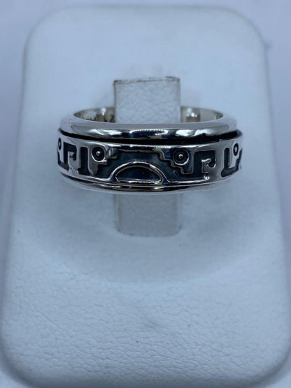 Anillo Giratorio de Plata .925 con Diseño Tribal — vista lateral