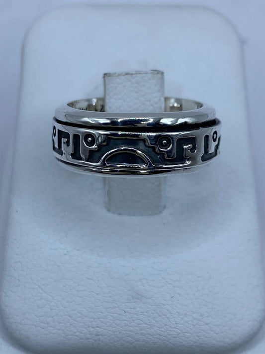 Anillo Giratorio de Plata .925 con Diseño Tribal — vista lateral