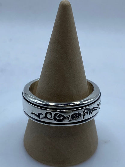 Anillo Giratorio de Plata 925 con Diseño Tribal Elegante, vista frontal