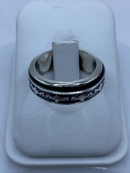 Anillo Giratorio de Plata 925 con Diseño Floral Clásico, vista frontal