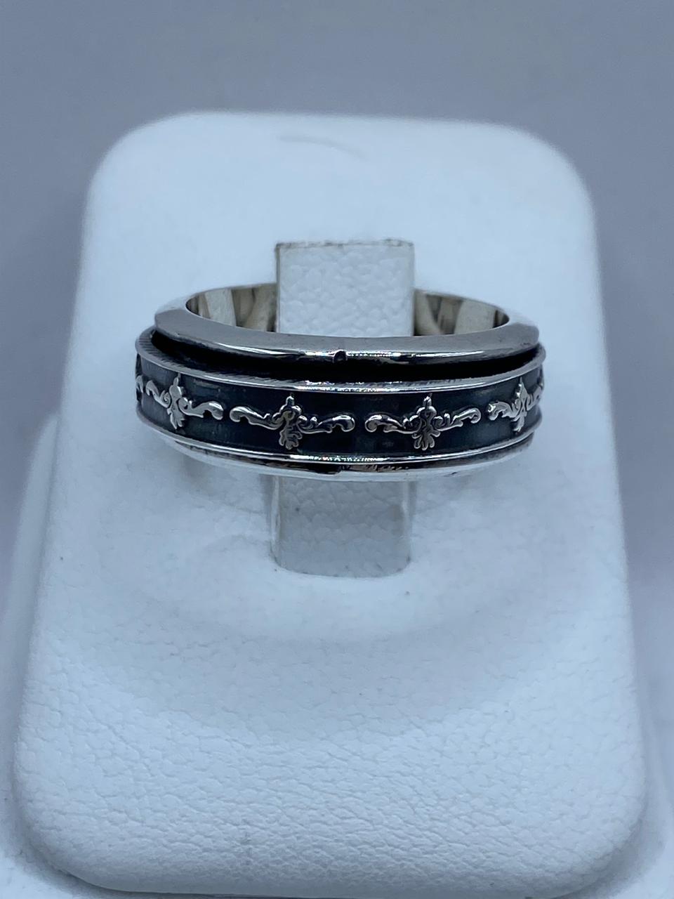 Anillo Giratorio de Plata 925 con Diseño Floral Clásico, vista lateral