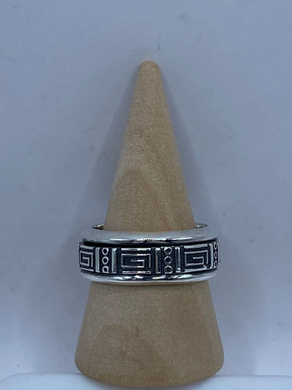 Anillo Giratorio de Plata 925 con Diseño Geométrico Estilo Greca — vista lateral