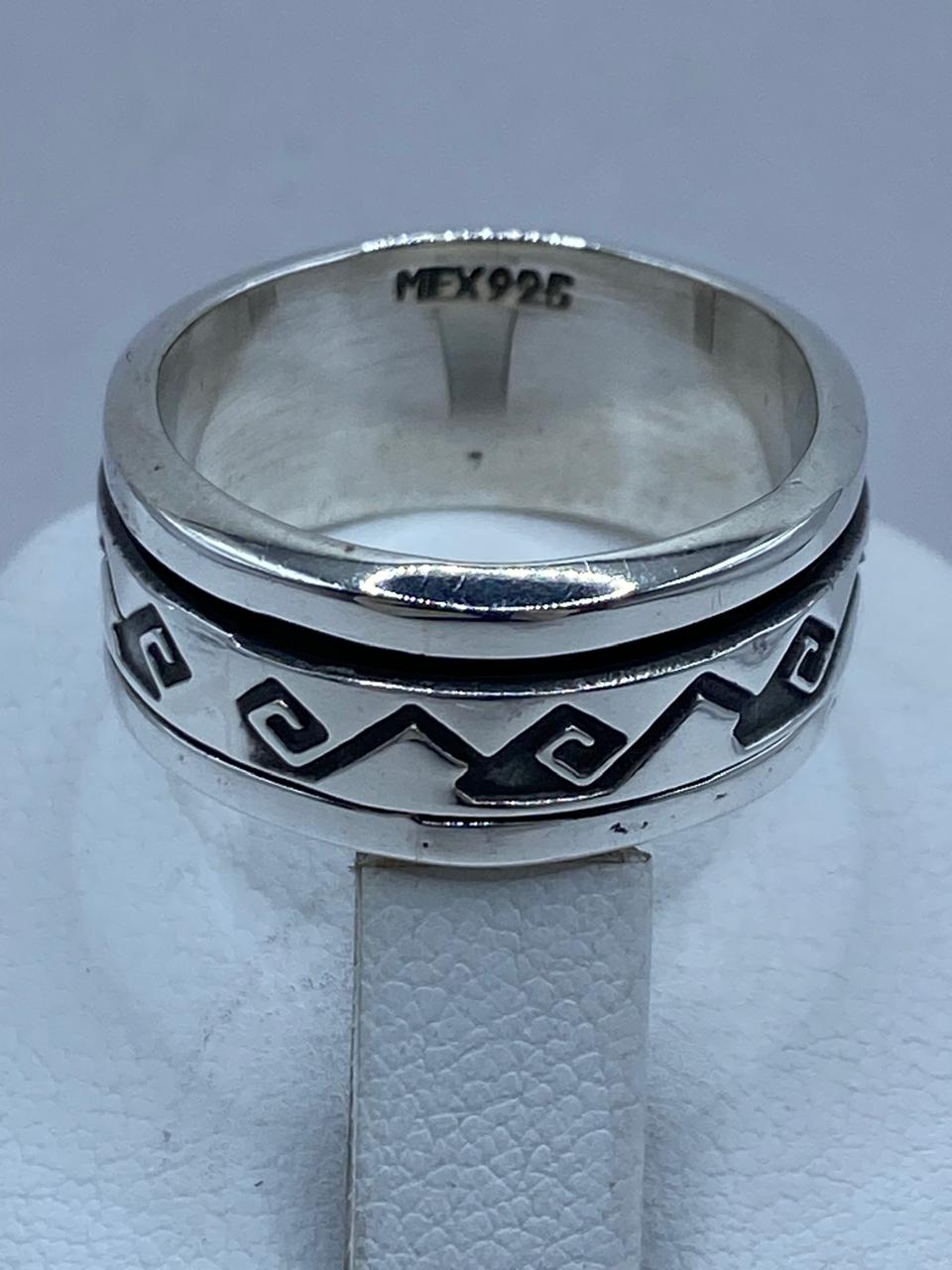 Anillo Giratorio de Plata 925 con Diseño Geométrico Tribal – Banda Ancha Moderna, sello de autenticidad Plata Ley .925