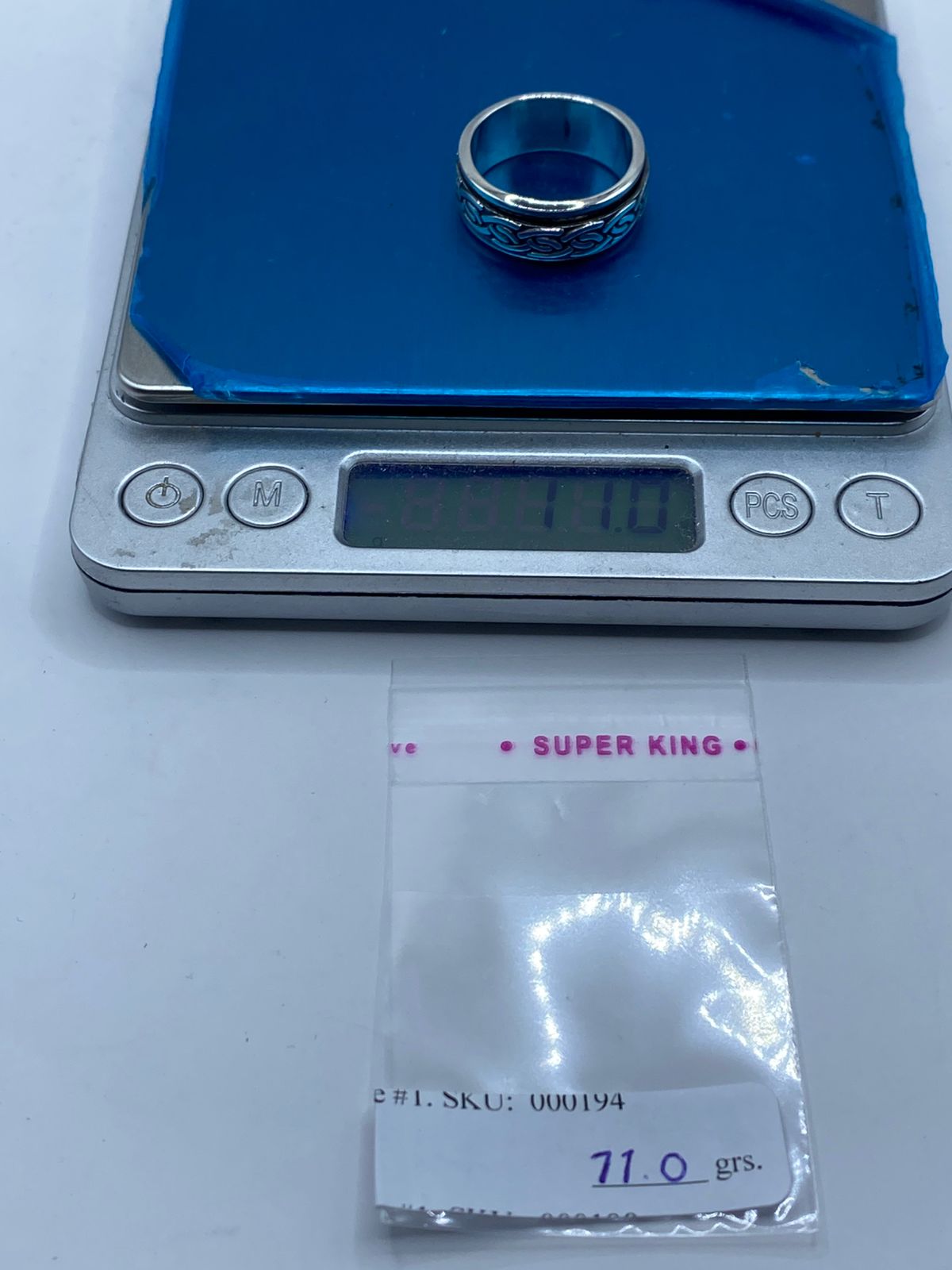 Anillo Giratorio de Plata 925 con Diseño Trenzado Celta – Fuerza y Eternidad , peso en gramos (báscula)