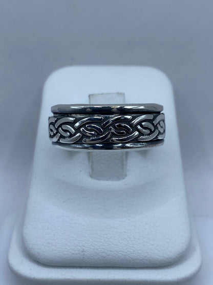 Anillo Giratorio de Plata 925 con Diseño Trenzado Celta – Fuerza y Eternidad — vista lateral