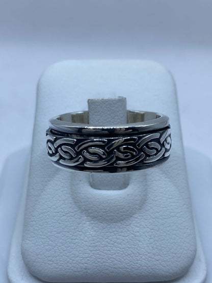 Anillo Giratorio de Plata 925 con Diseño Trenzado Celta – Fuerza y Eternidad , vista frontal