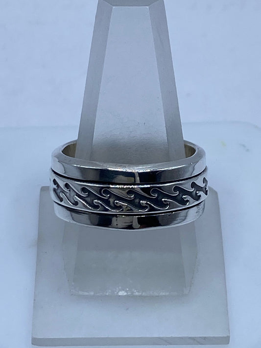 Anillo Giratorio de Plata 925 con Diseño Tribal Entrelazado — vista lateral