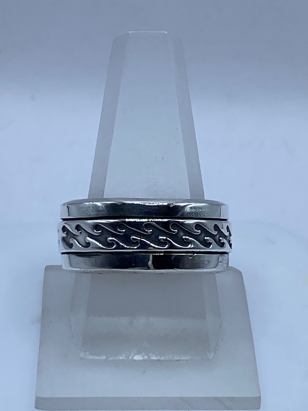 Anillo Giratorio de Plata 925 con Diseño Tribal Entrelazado, vista frontal