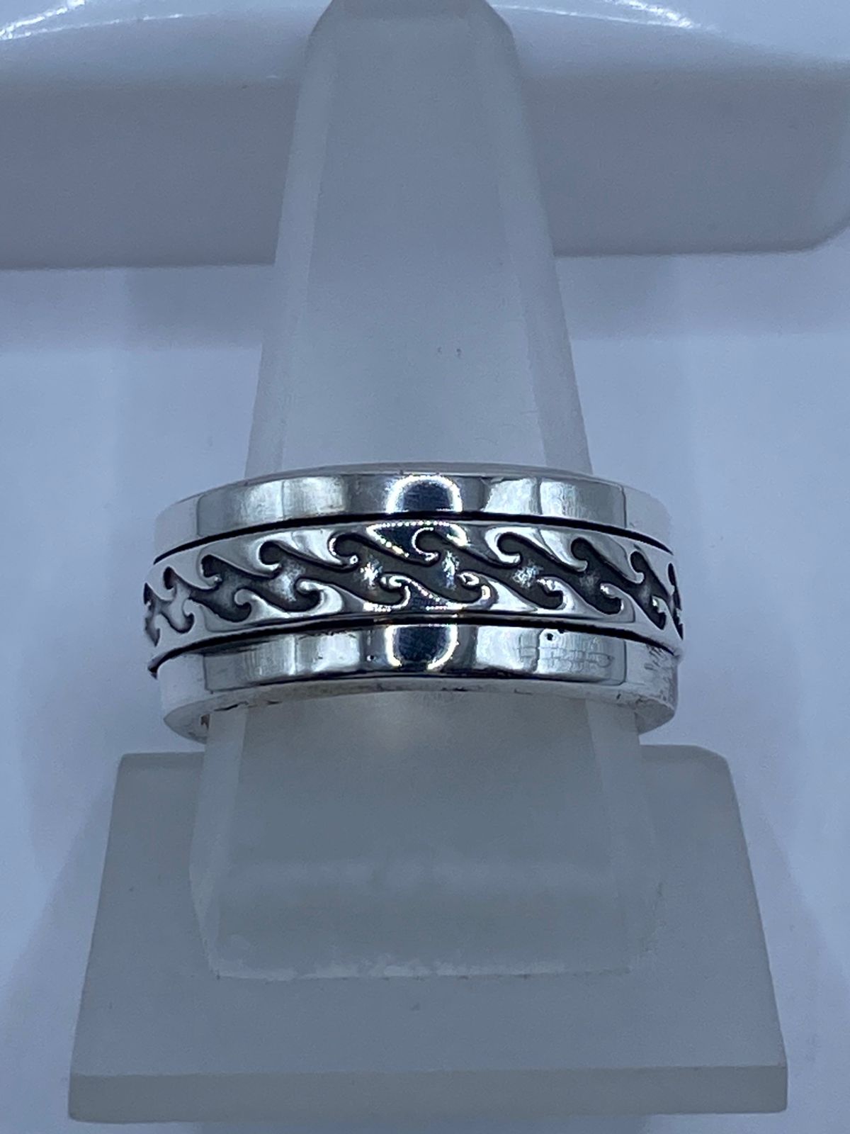 Anillo Giratorio de Plata 925 con Diseño Tribal Entrelazado, vista lateral