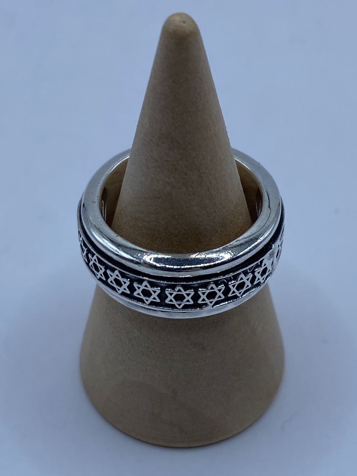 Anillo Giratorio de Plata 925 con Estrellas de David, vista frontal