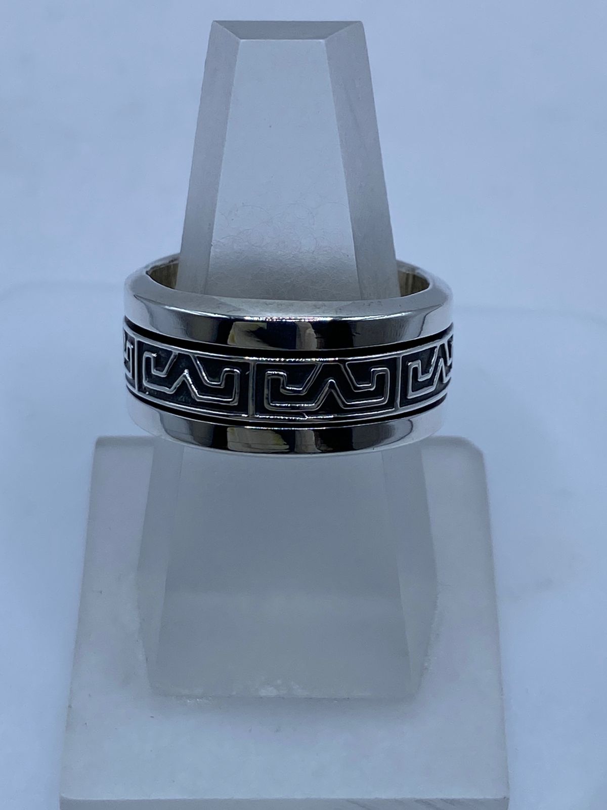 Anillo Giratorio de Plata .925 con Greca Clásica, vista frontal