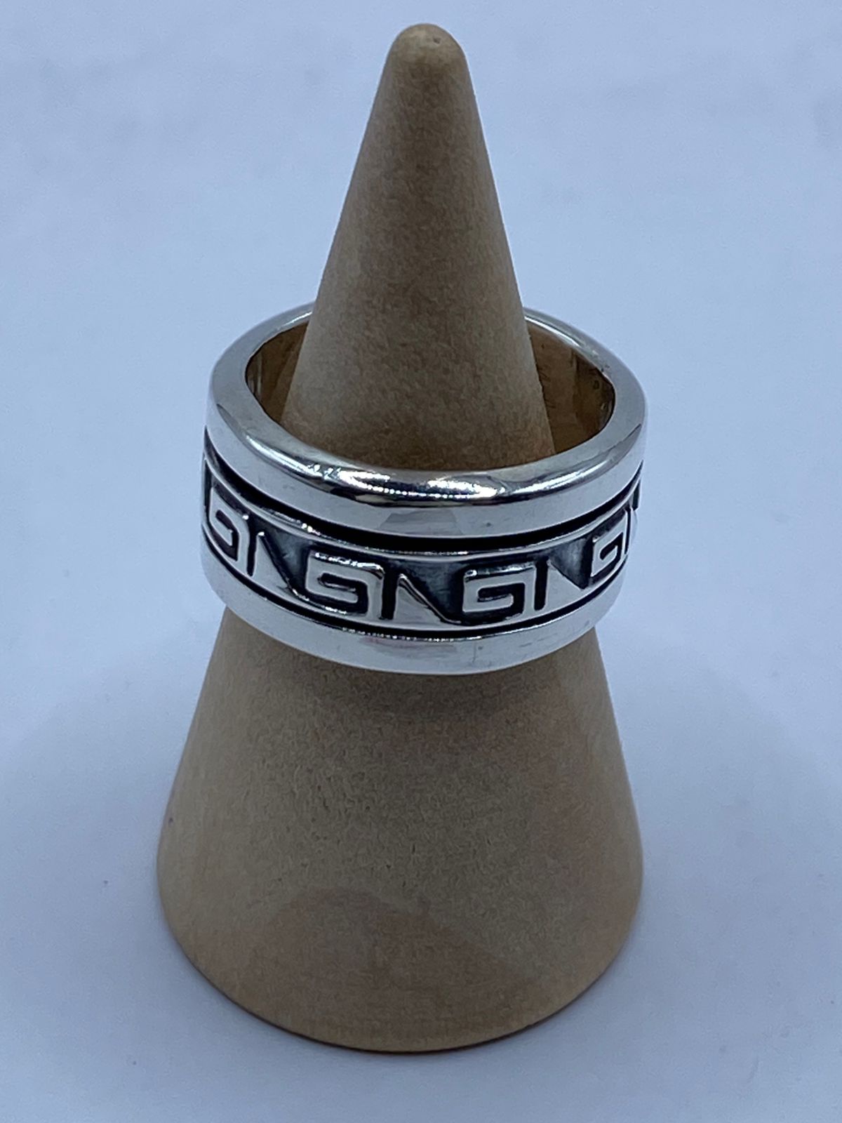 Anillo Giratorio de Plata 925 con Greca Geométrica, vista posterior