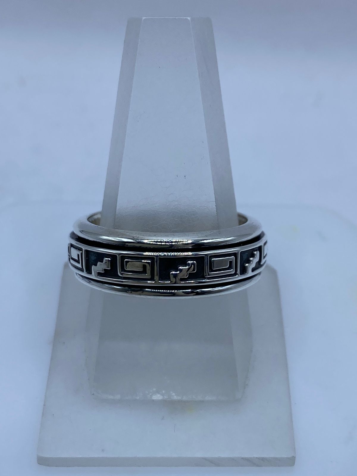 Anillo Giratorio de Plata 925 con Greca Prehispánica — vista lateral