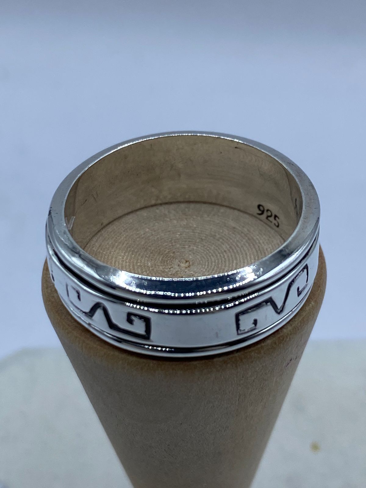 Anillo Giratorio de Plata 925 con Grecas Prehispánicas, sello de autenticidad Plata Ley .925