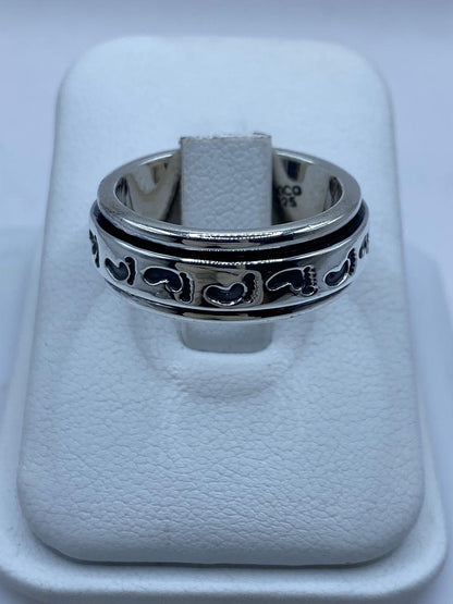 Anillo Giratorio de Plata 925 con Huellas — vista lateral