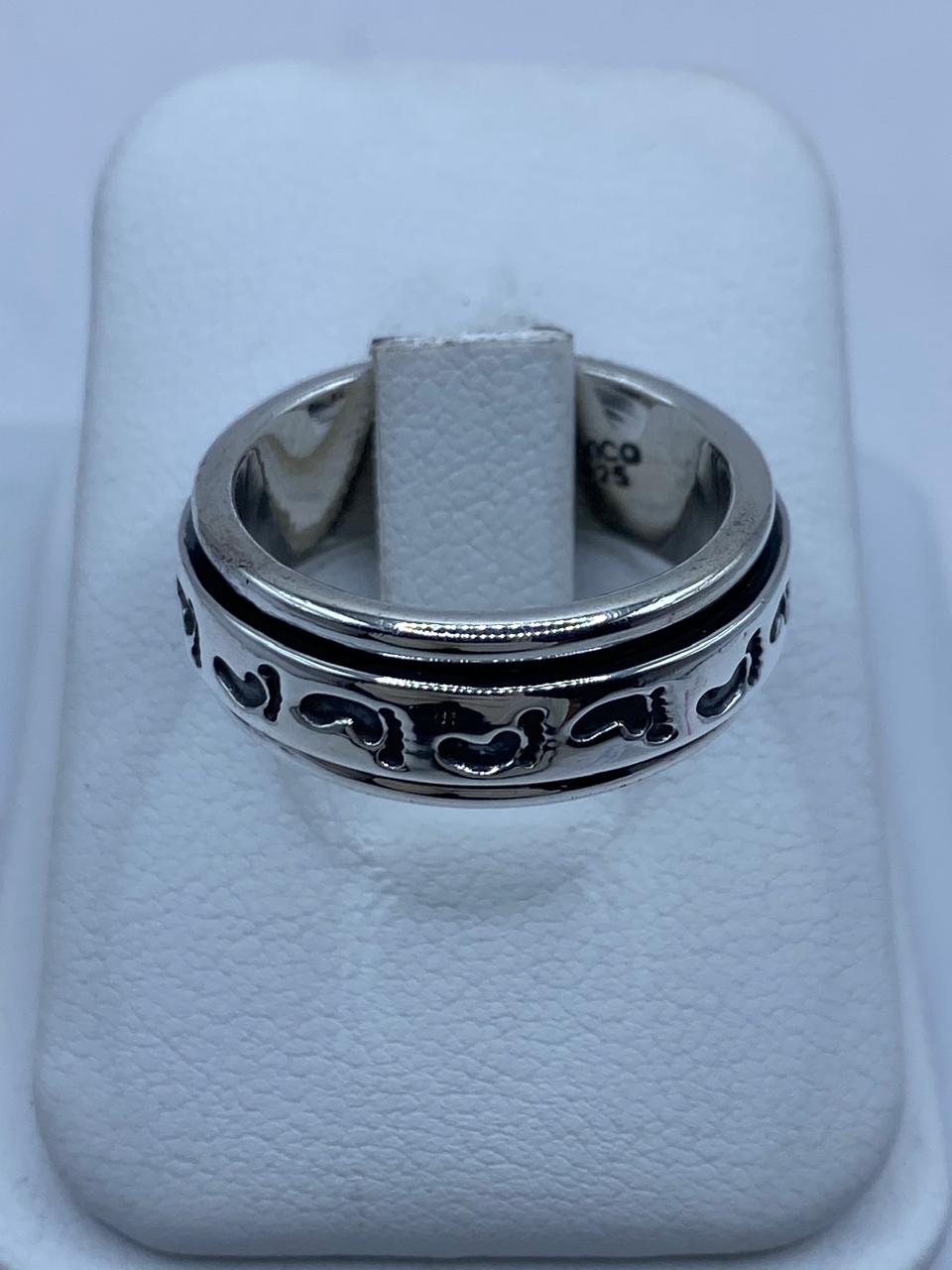 Anillo Giratorio de Plata 925 con Huellas, vista lateral