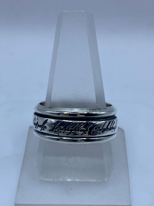 Anillo Giratorio de Plata 925 con Inscripción “el Hobbit” — vista lateral