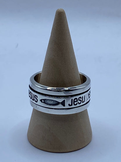 Anillo Giratorio de Plata 925 con Nombre de Jesús y Símbolo Ichthys — vista lateral