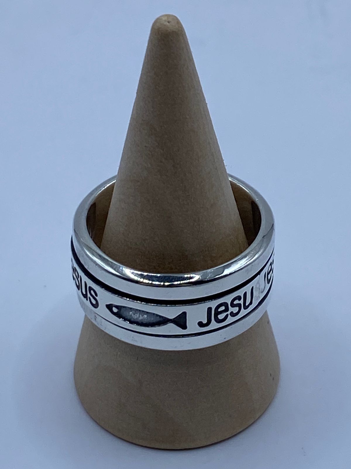Anillo Giratorio de Plata 925 con Nombre de Jesús y Símbolo Ichthys, vista lateral