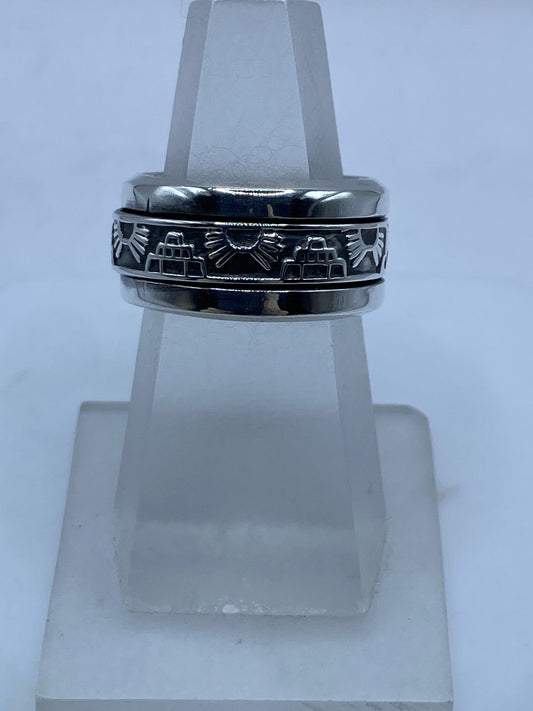 Anillo Giratorio de Plata .925 con Pirámides y Sol Prehispánico — vista lateral
