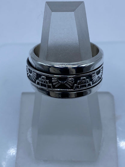 Anillo Giratorio de Plata .925 con Pirámides y Sol Prehispánico, vista lateral