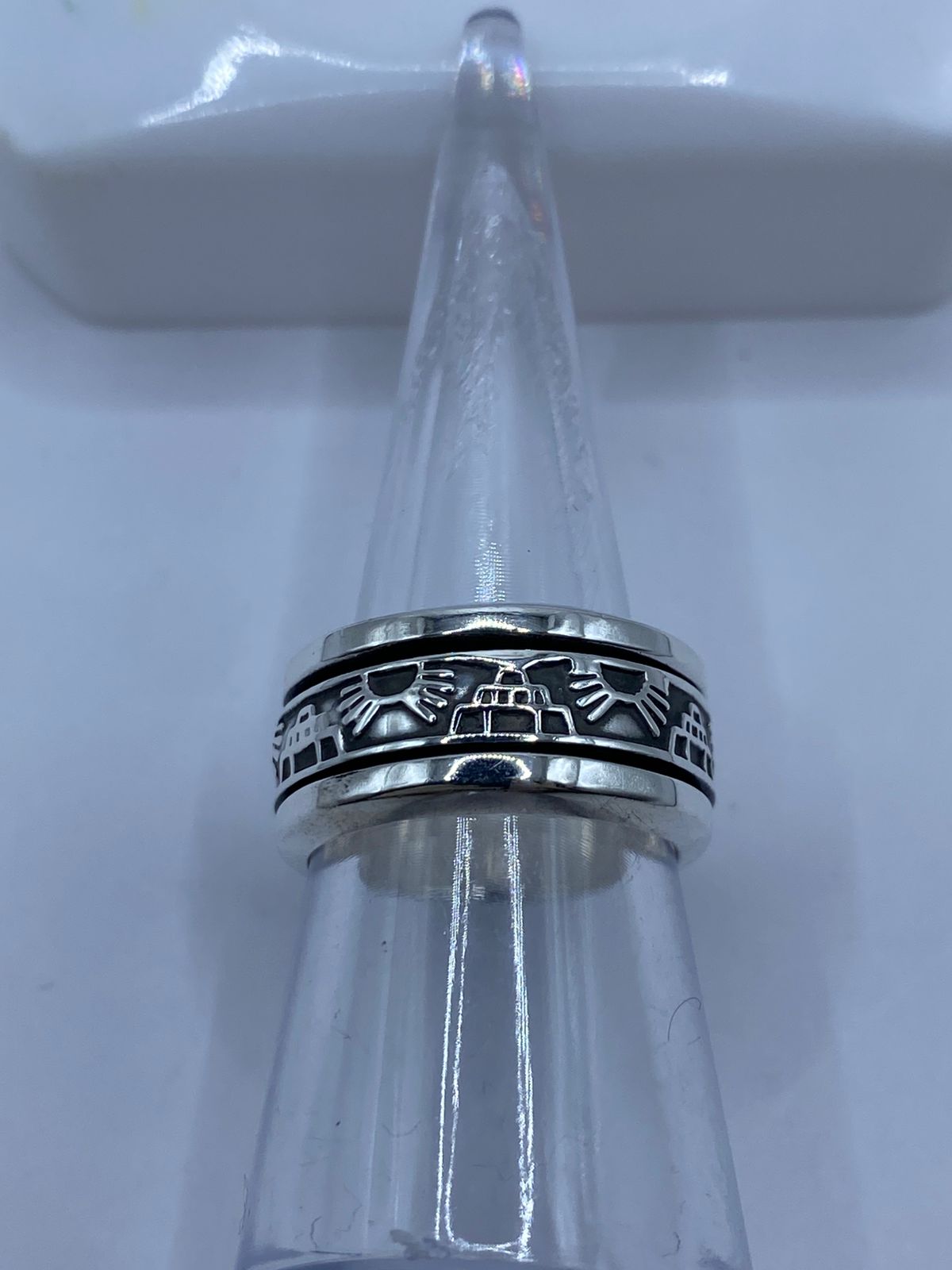 Anillo Giratorio de Plata 925 con Símbolos Prehispánicos, vista lateral