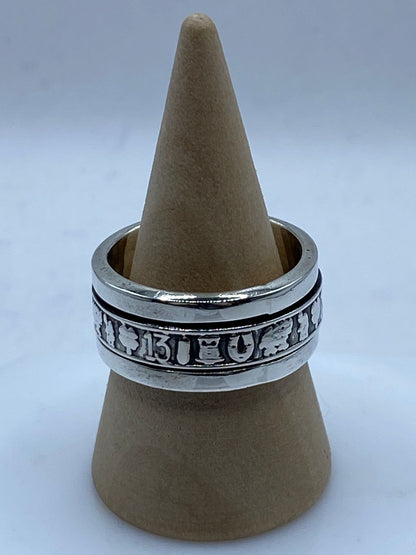Anillo Giratorio de Plata 925 con Símbolos de la Suerte, vista superior