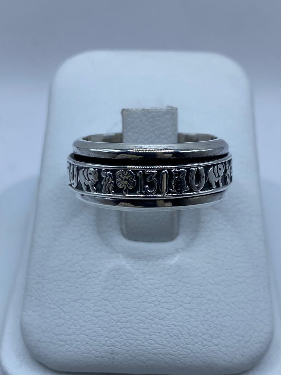 Anillo Giratorio de Plata 925 con Símbolos de la Suerte — vista lateral