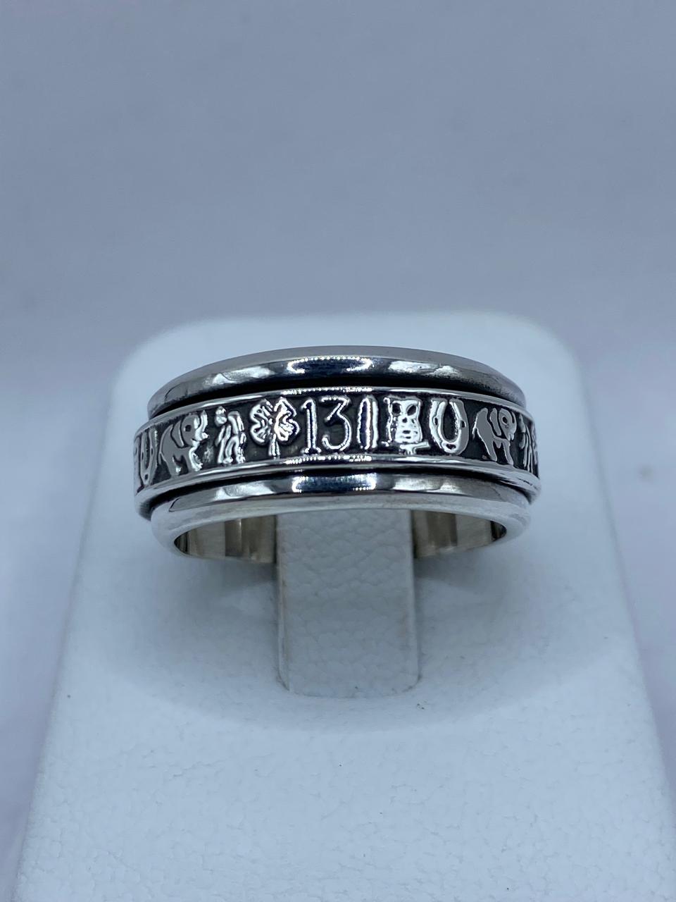 Anillo Giratorio de Plata 925 con Símbolos de la Suerte, vista posterior