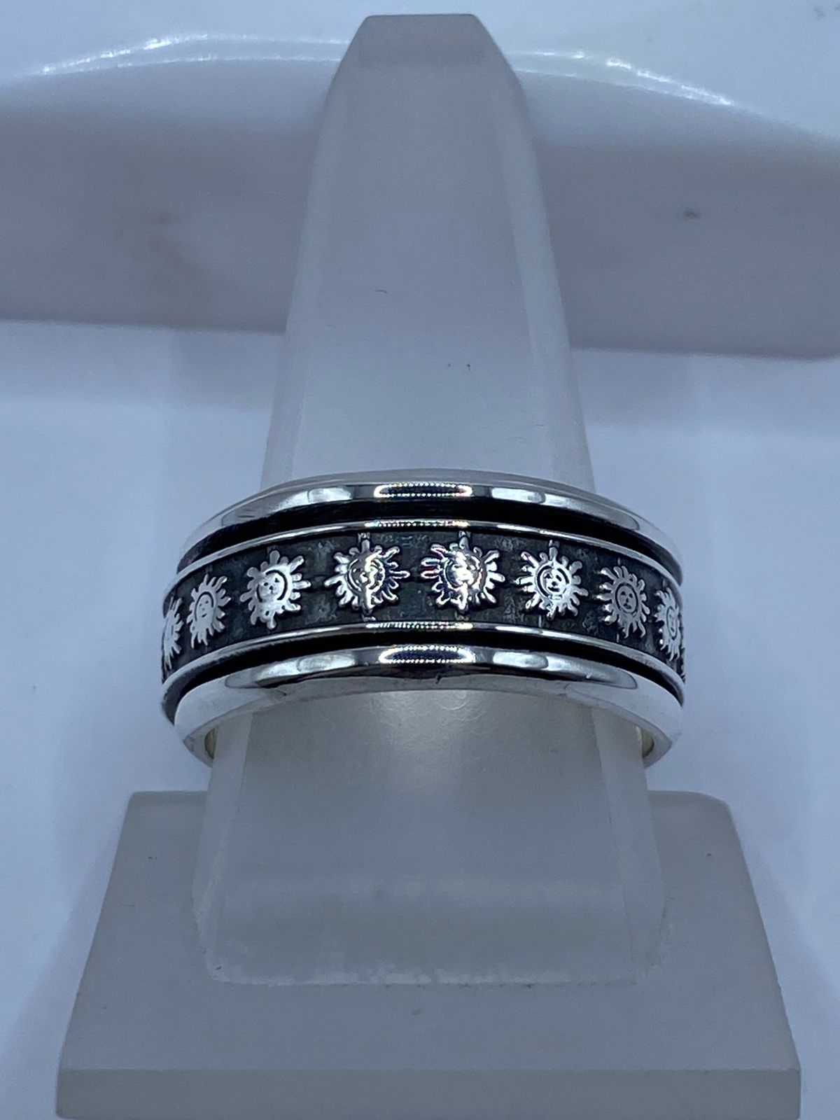 Anillo Giratorio de Plata 925 con Soles Ancestrales, vista lateral