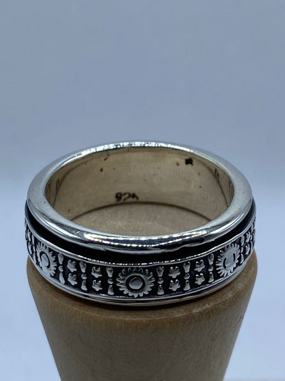 Anillo Giratorio de Plata 925 con Soles y Estrellas, vista lateral