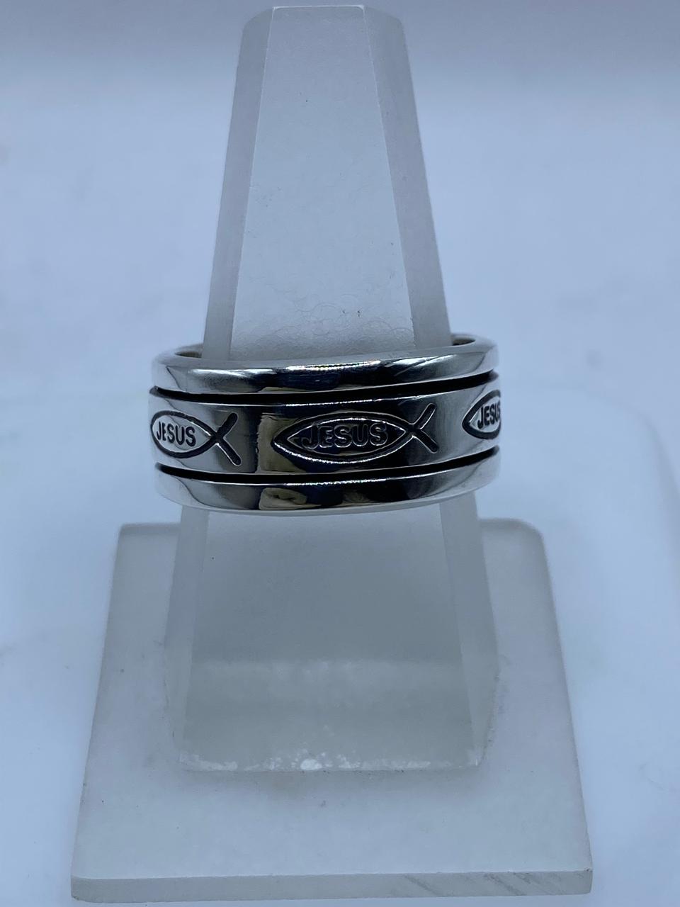 Anillo Giratorio de Plata .925 “Jesús” con Símbolo Ichthys, vista frontal